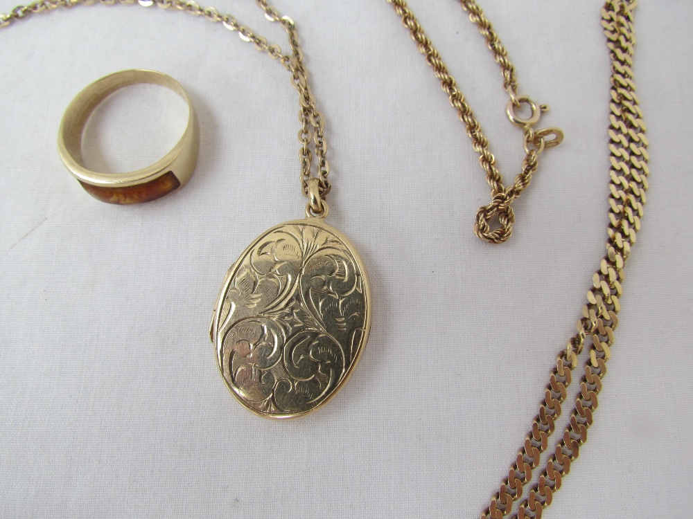 A 9ct yellow gold locket of oval form on a 9ct gold chain, - Image 2 of 3