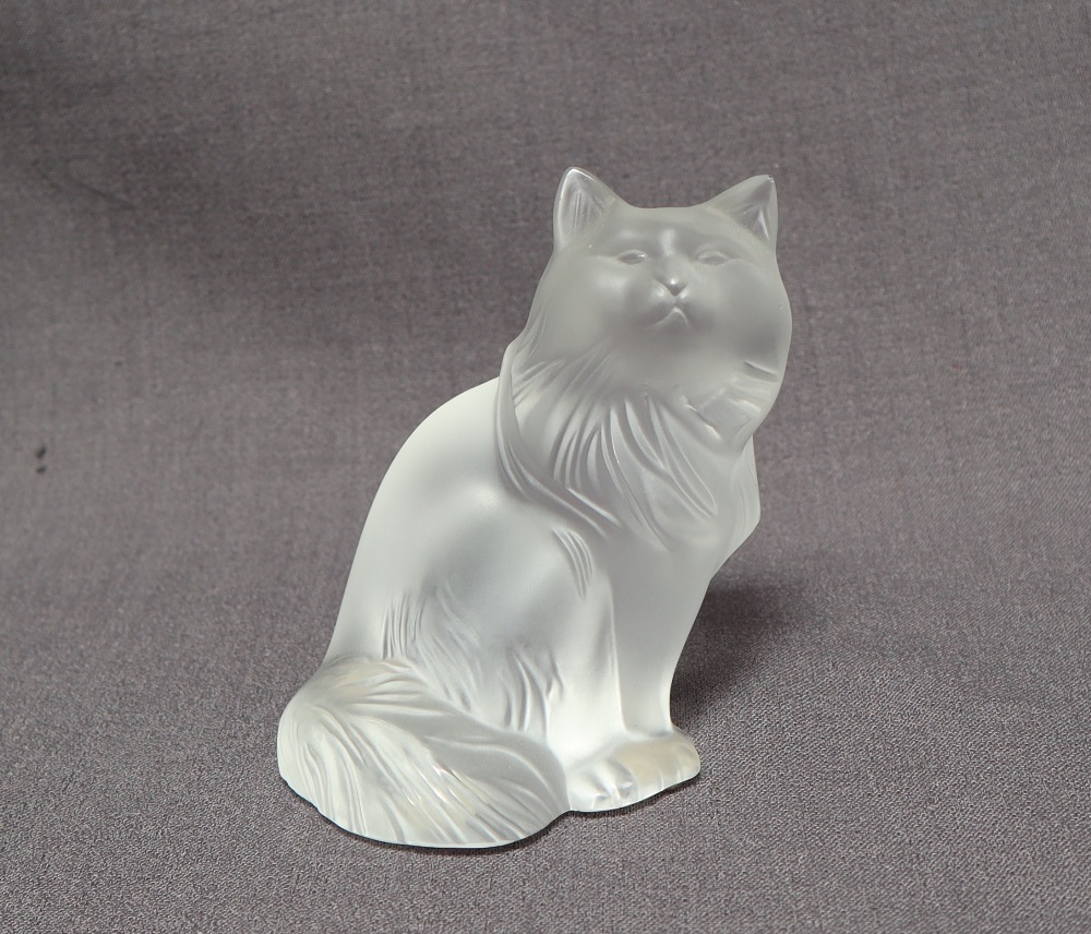 A Lalique glass model of a seated cat, script mark to the base "Lalique France", - Image 3 of 5