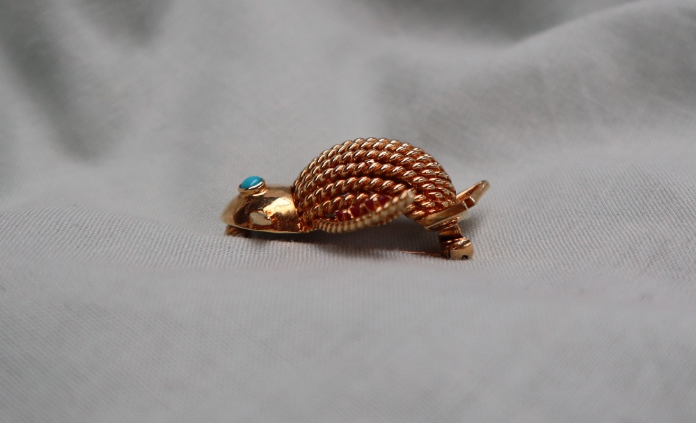 An 18ct yellow gold brooch in the form of a penguin, the eye set with a turquoise, - Image 3 of 3