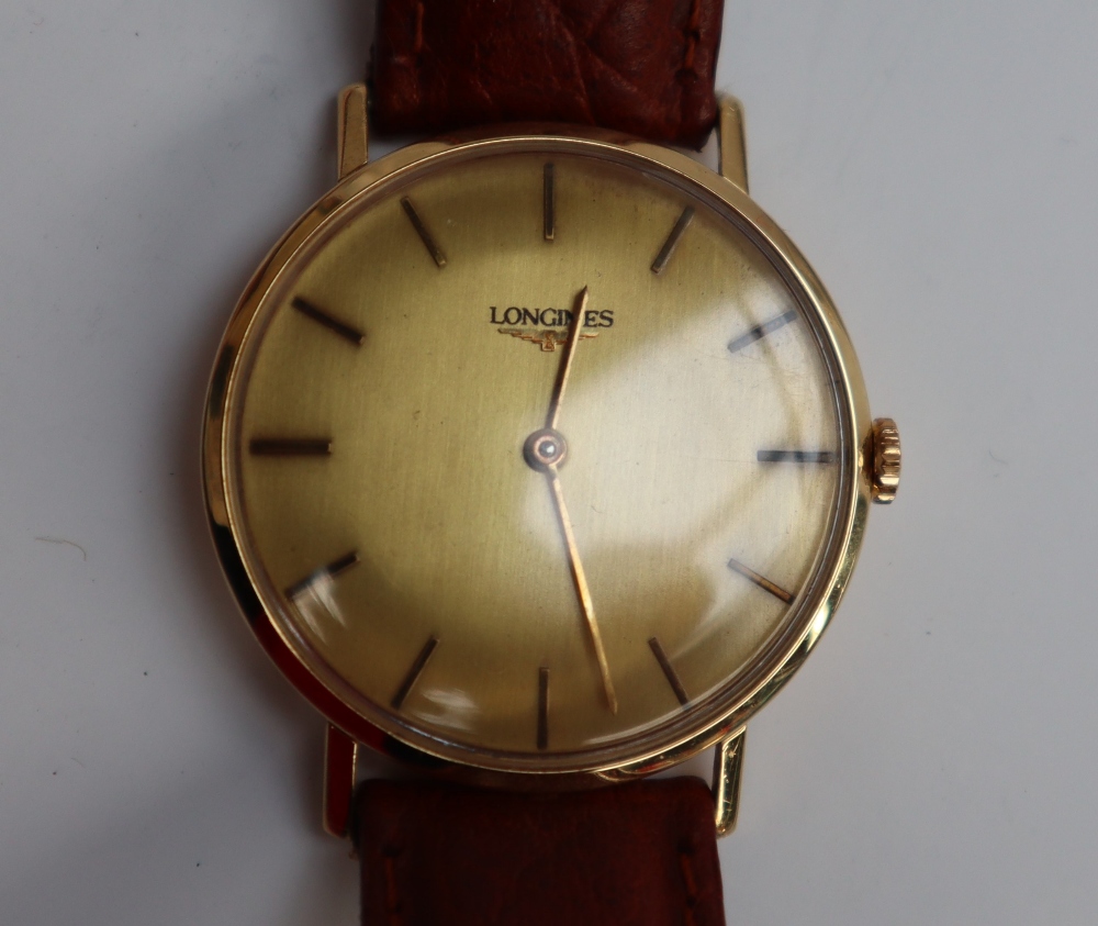 A Gentleman's 18ct yellow gold Longines wristwatch, the gilt dial with batons, 33mm diameter, - Image 2 of 6