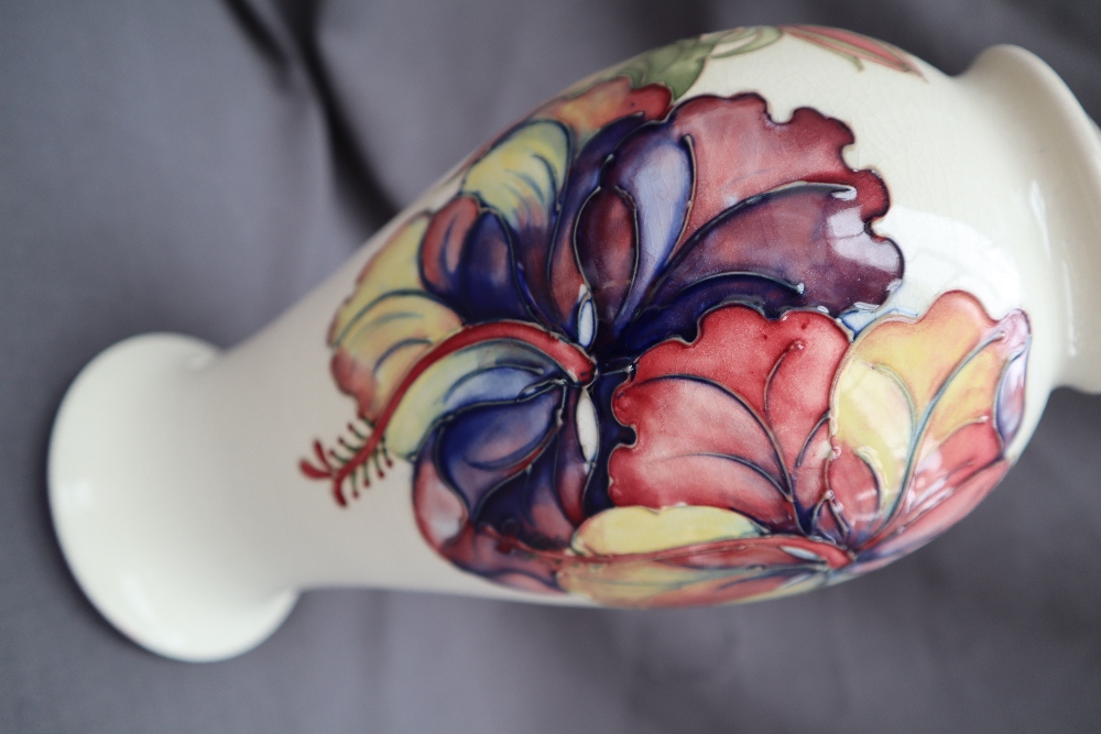 A Moorcroft pottery table lamp, decorated in the Hibiscus pattern to a cream ground, impressed mark, - Bild 2 aus 7