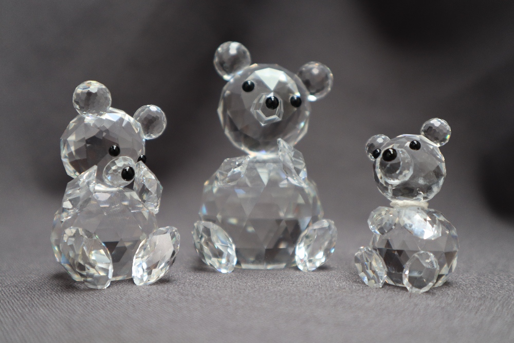 Swarovski crystal -- Four graduated pigs together with three teddy bears - Image 3 of 3