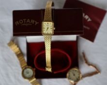 A Lady's 9ct yellow gold wristwatch, with a silvered dial and Roman numerals,