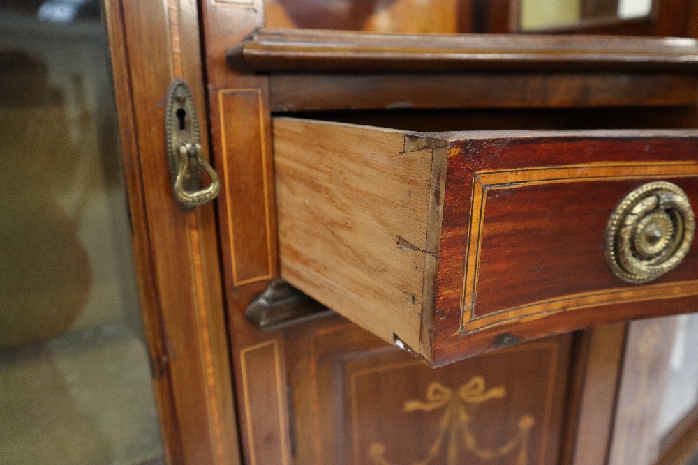 An Edwardian mahogany chiffonier, with a shaped back and three mirrors with shelves, - Image 5 of 6