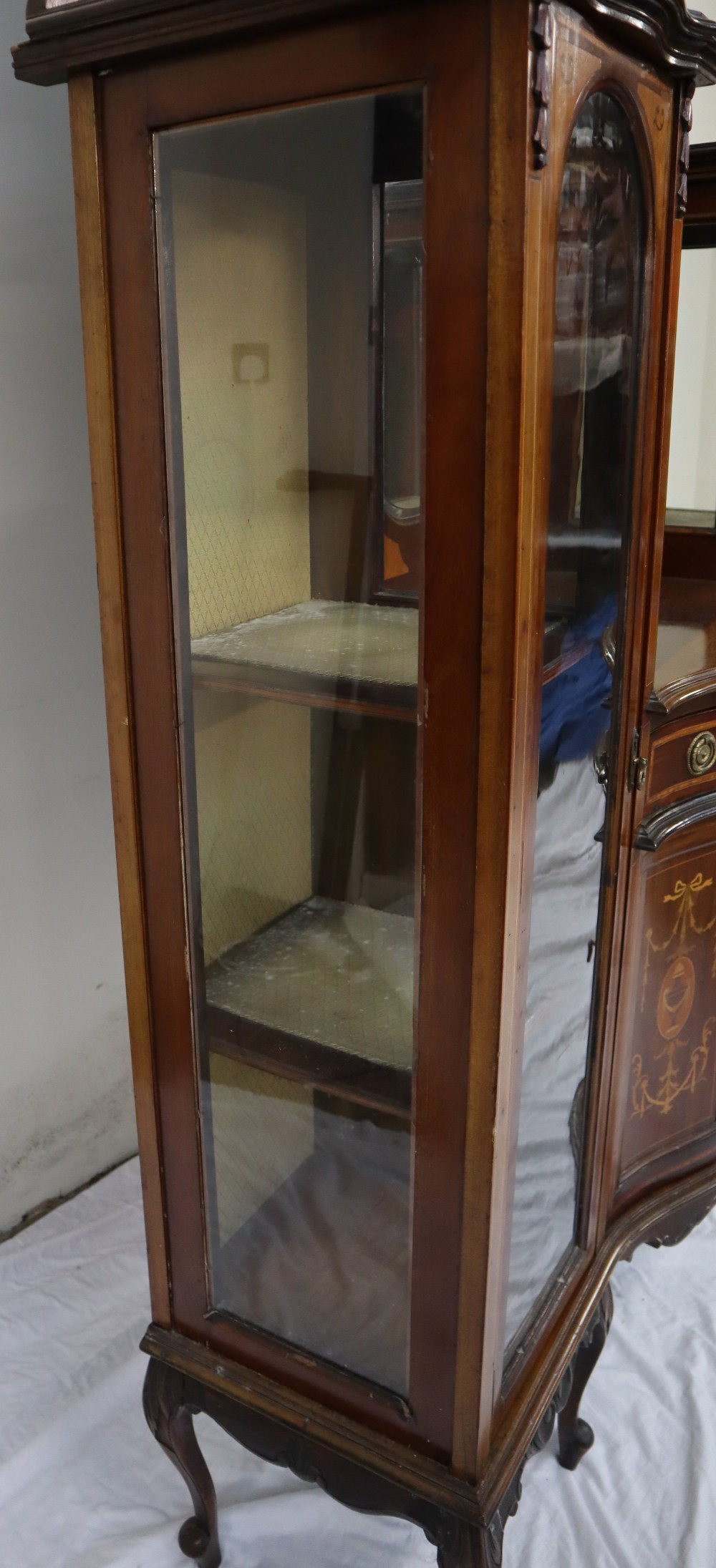 An Edwardian mahogany chiffonier, with a shaped back and three mirrors with shelves, - Image 6 of 6