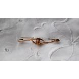 A 9ct yellow gold citrine set bar brooch approximately 2.