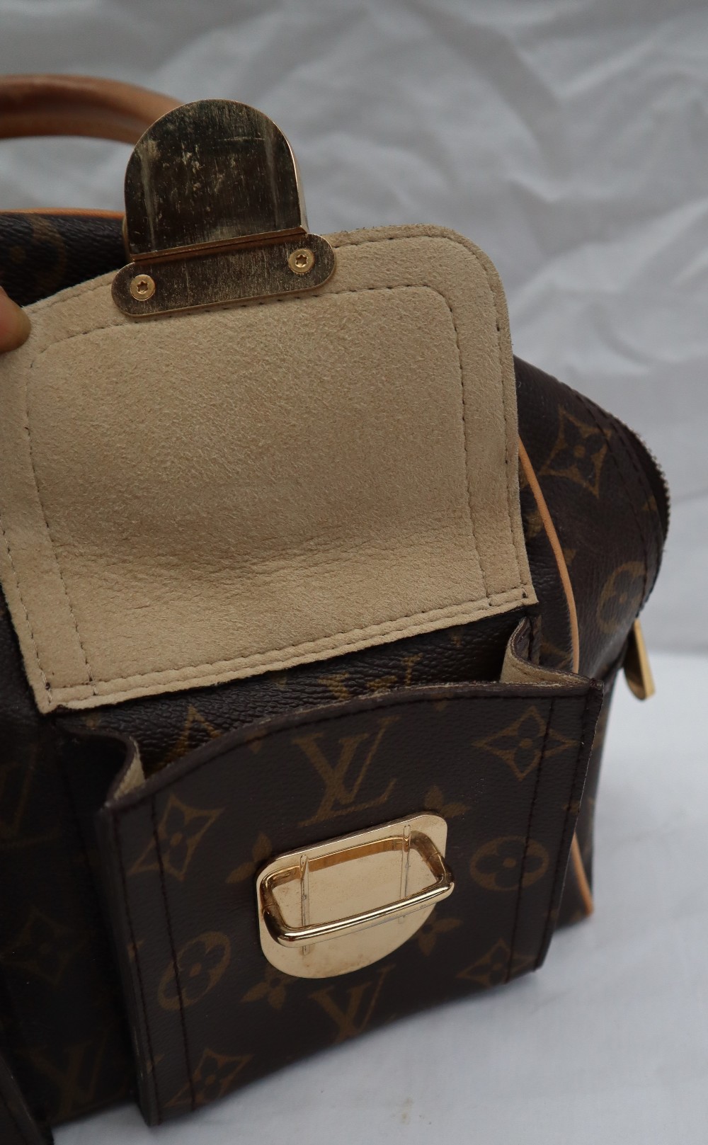 A Louis Vuitton monogram handbag, with leather handles, - Image 18 of 19