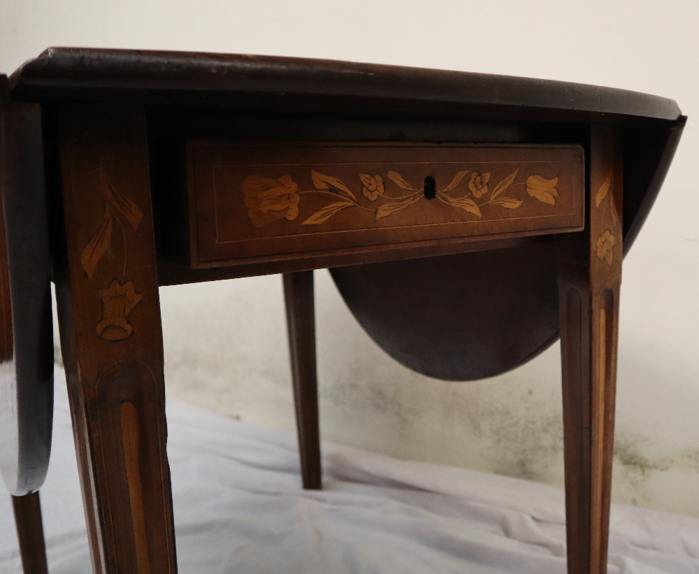 A 19th century continental inlaid Pembroke table, decorated with vases of flowers, - Image 10 of 10