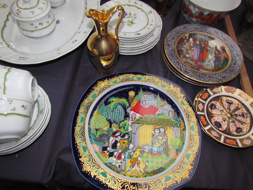 A Heinrich floral decorated part tea and dinner service together with Russian Fairy Tales plates, - Image 3 of 3