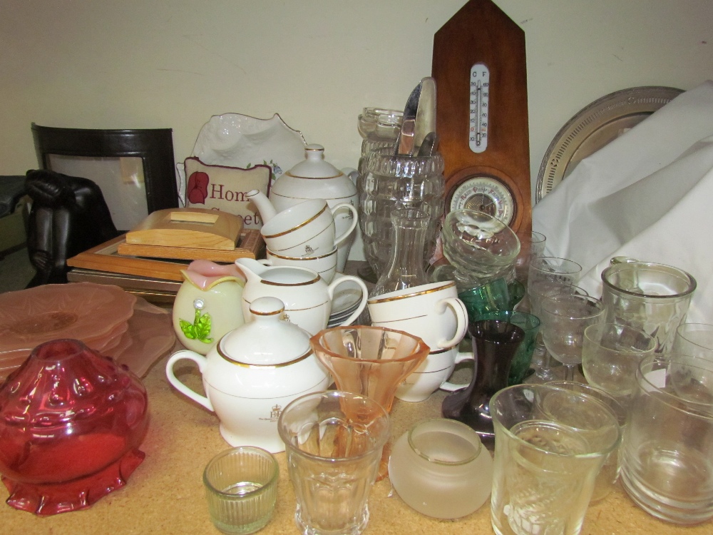 A barometer together with an Elizabeth II Golden Jubilee part tea set, glasses, glass vases, - Bild 2 aus 3