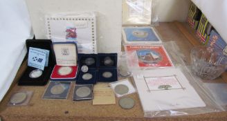 Assorted coins including a UK silver commemorative two pounds coin,