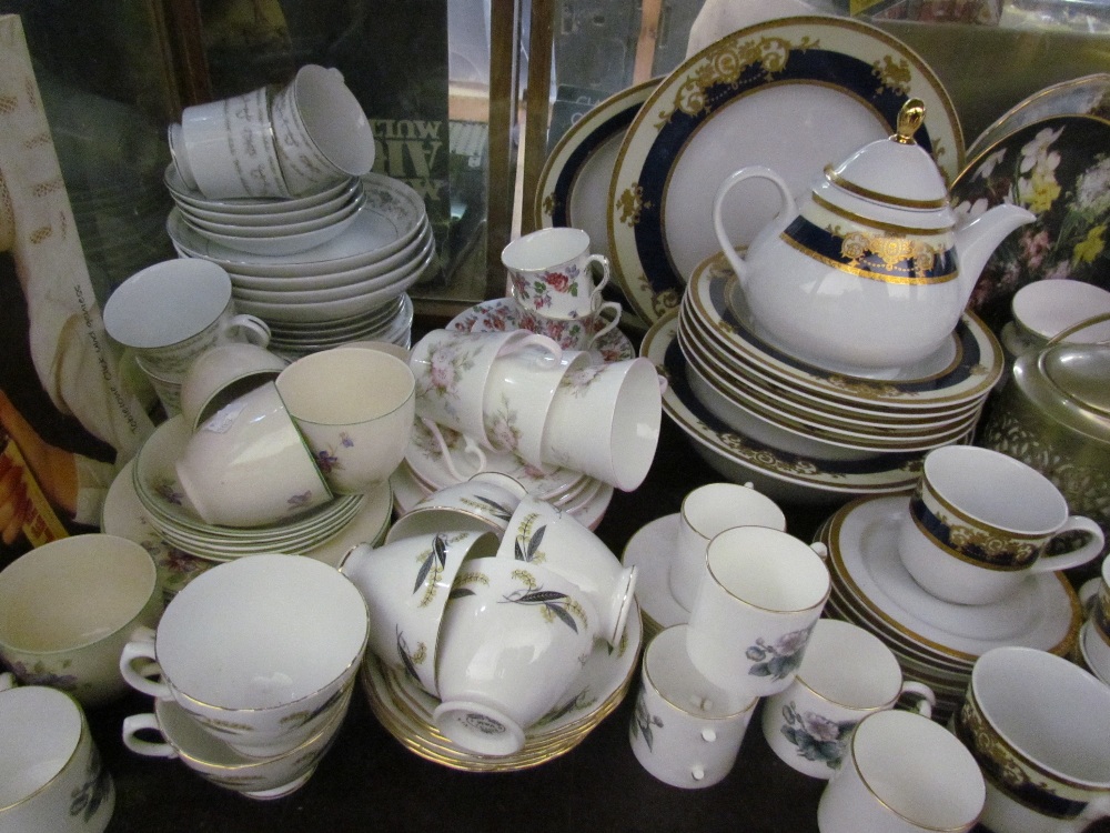 A Japanese part dinner set together with a Royal Vale part tea set, Royal Worcester part coffee set, - Image 2 of 3