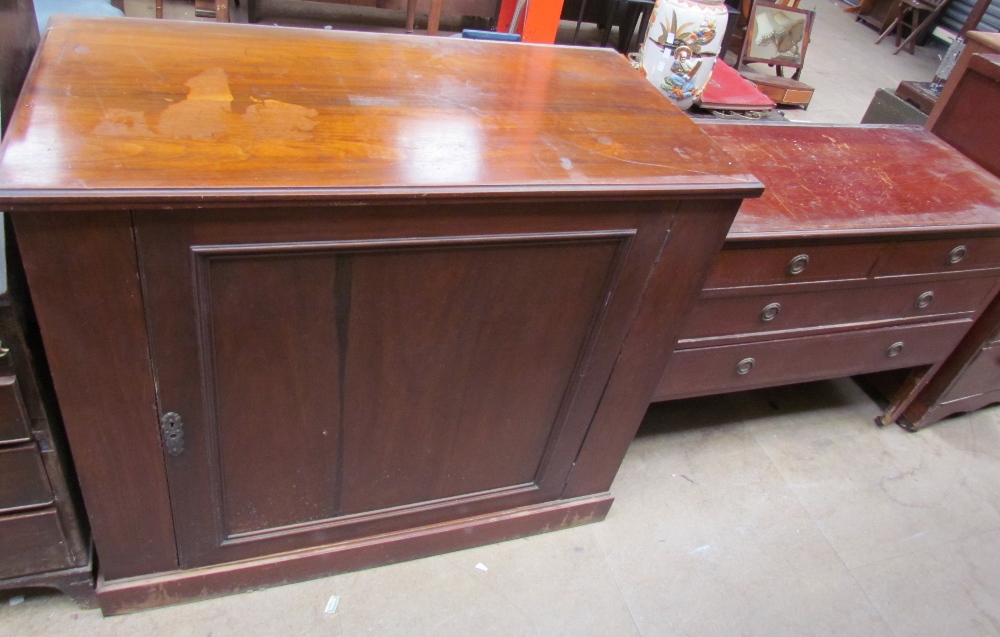 An Edwardian mahogany dressing chest together with a Victorian mahogany chest of drawers, a mahogany - Image 2 of 3