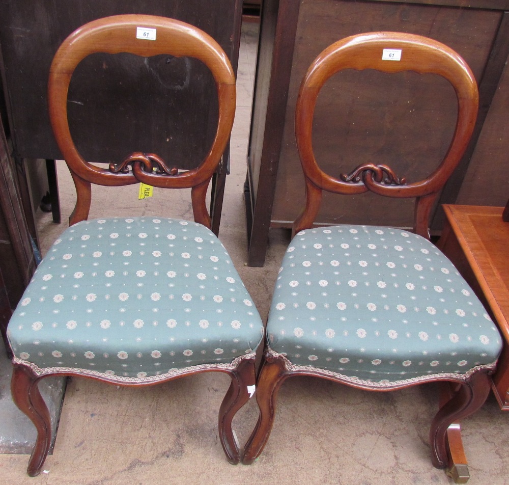 A set of six Victorian mahogany balloon back dining chairs with upholstered seats on shaped legs - Image 3 of 3