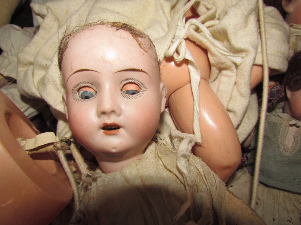 A bisque head doll together with a Walkure bisque head doll, - Bild 4 aus 5
