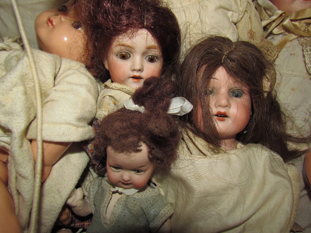 A bisque head doll together with a Walkure bisque head doll, - Bild 3 aus 5