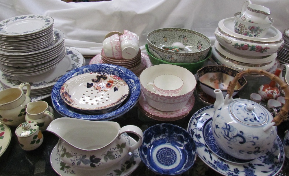 An Anchor China Indian Tree pattern part tea and dinner set together with a Royal Doulton Burgundy - Bild 4 aus 4