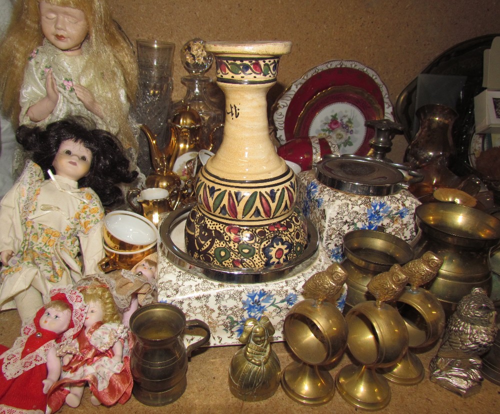 Modern collectors dolls together with a Tunisian vase, brass wares, decanter, - Image 2 of 3