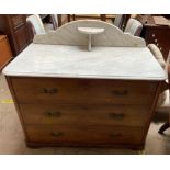 A Victorian marble topped mahogany wash stand / chest,
