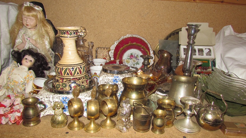 Modern collectors dolls together with a Tunisian vase, brass wares, decanter, - Image 3 of 3