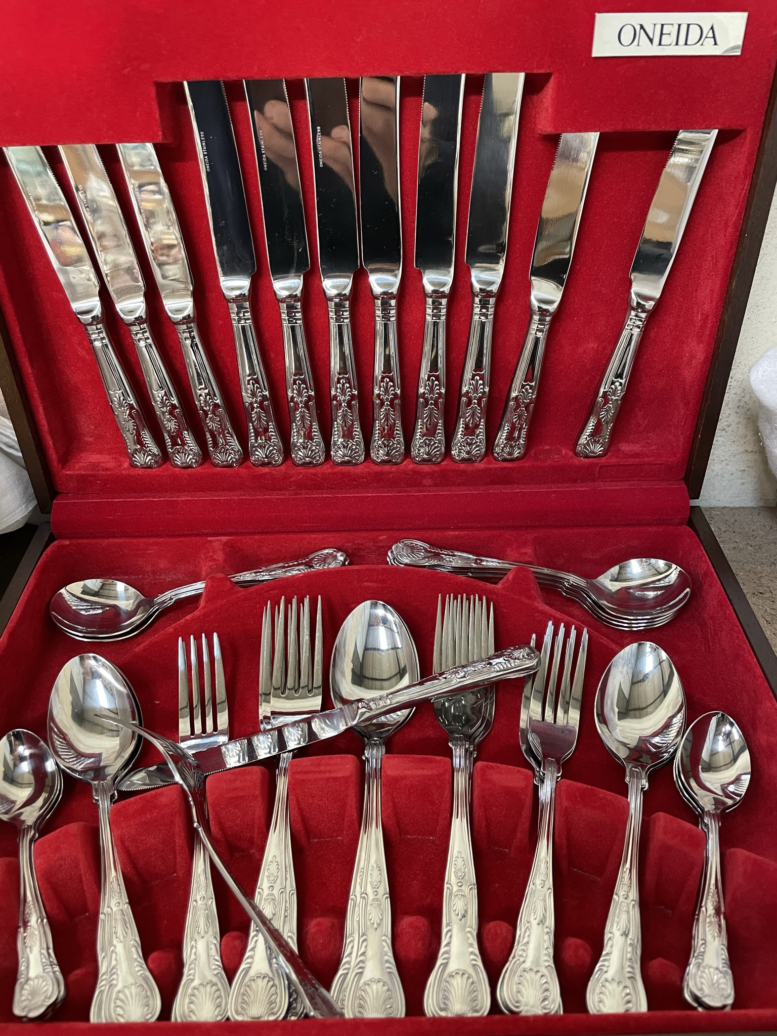 An Oneida part flatware service together with another part flatware service, geometry set, - Image 4 of 4
