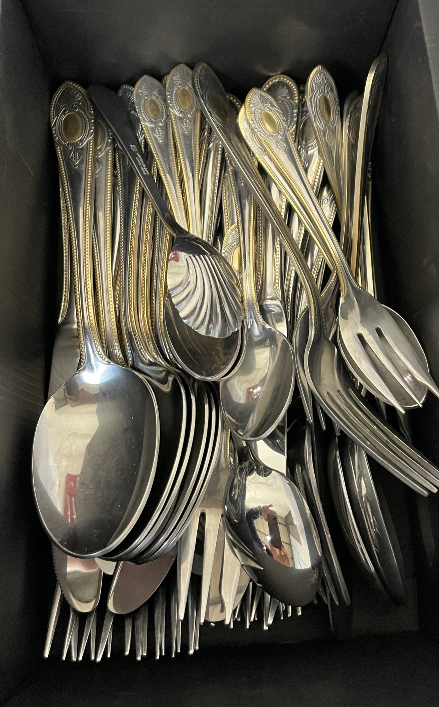 An Oneida part flatware service together with another part flatware service, geometry set, - Image 3 of 4