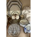 A part tea set together with a part dinner set,