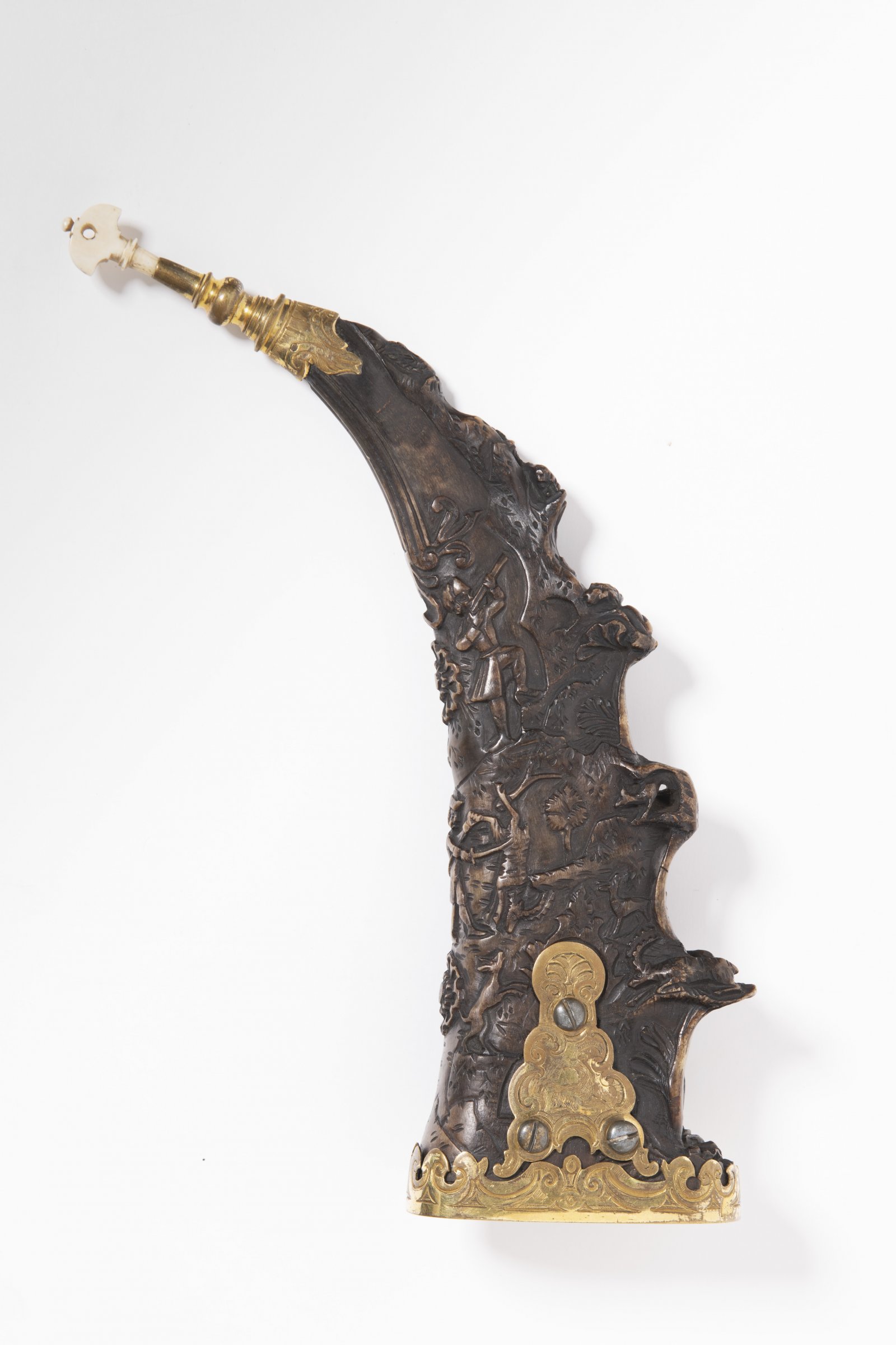 CARVED POWDER HORN First half of 18th century Alpine ibex horn, bone, gilded brass 31,5 cm Hunting - Bild 2 aus 2