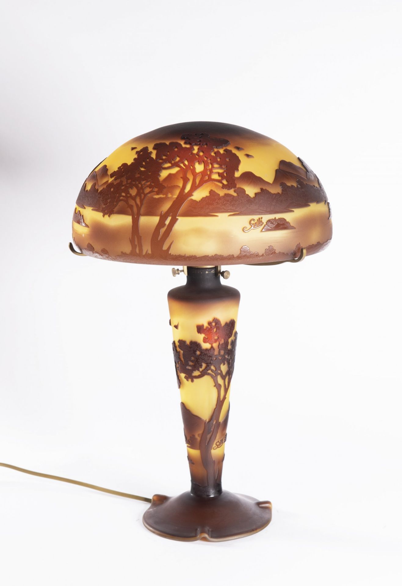 GALLÉ TABLE LAMP Ca. 1900 Glass cameo 65 cm Signed: On the shade "Galle" Born in Nancy, France,