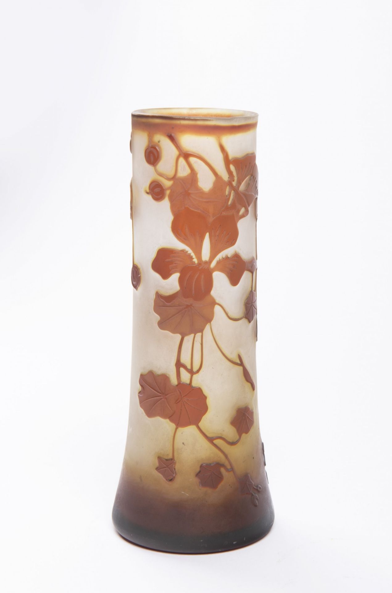 MOSER VASE Ca. 1910 Bohemia Glass cameo 16,5 cm Signed: In lower half "Moser" Moser vase in the