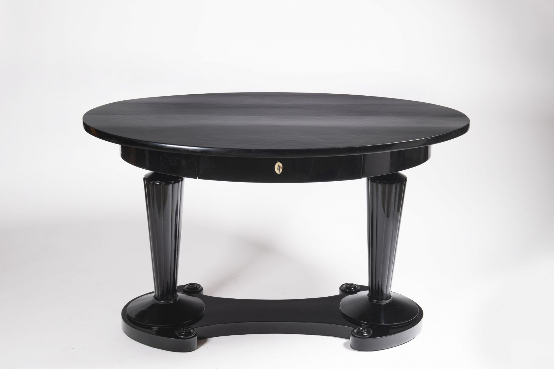 DANHAUSER TABLE kolem 1830 Austria Blackened pear wood, bone 75,5 x 78,5 x 126,5 cm The unique table - Bild 2 aus 3