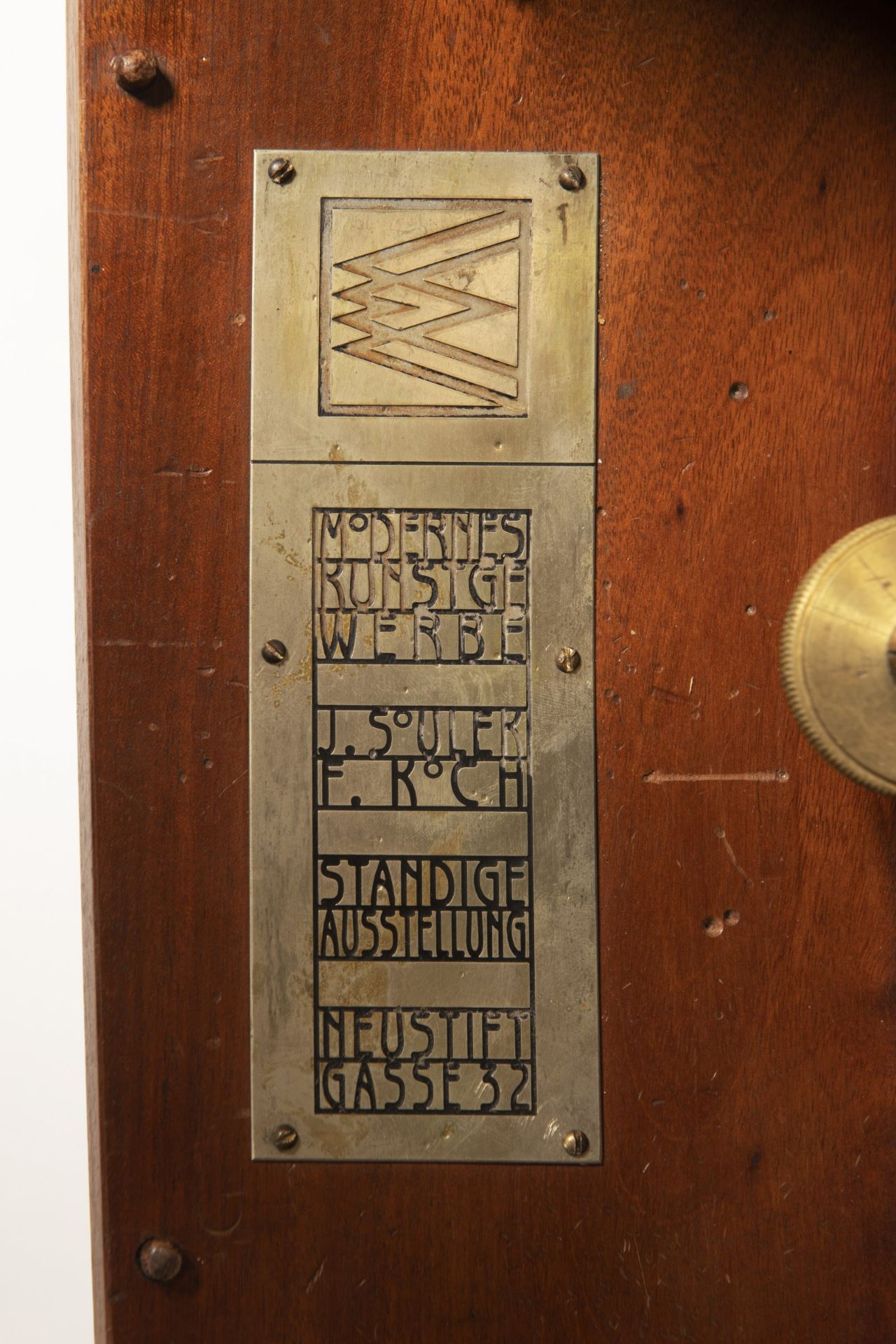 WALL CLOCK Před 1905 Austria Wien mahogany, birch, walnut, brass 135 x 45 x 16 cm - Bild 3 aus 3