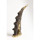 CARVED POWDER HORN First half of 18th century Alpine ibex horn, bone, gilded brass 31,5 cm Hunting