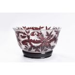 ALFRED DORN 1892 - 1975: BOWL WITH FLORAL DECOR 1928 Layered blown, etched and cut glass 13 cm, ⌀