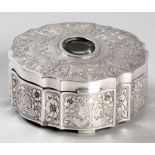 A FRENCH SILVER TRINKET BOX, the hinged cover engraved with flowers, shells and scrolls, the cover