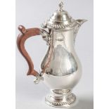 A SILVER HOT CHOCOLATE POT, BIRMINGHAM 1967, BAKER ELLIS SILVER CO., gadrooned hinged cover with