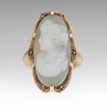 Ladies' Victorian Gold and Carved Agate Cameo Ring