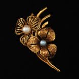 Ladies' Vintage German Gold and Pearl Floral Pin/Brooch