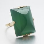 Ladies' Vintage Gold and Green Onyx Sugar Loaf Fashion Ring