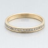 English M & W Gold and Diamond Band