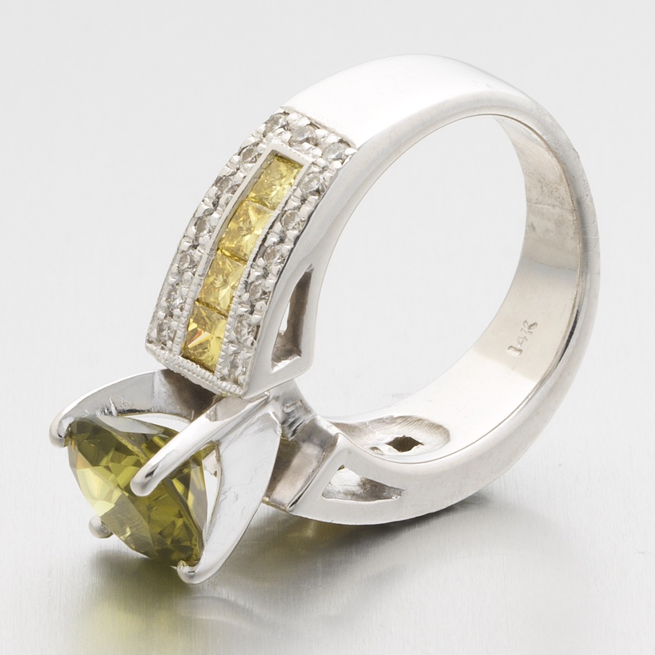 Ladies' Barkev's Gold, Peridot, Fancy Yellow Diamond and White Diamond Cocktail Ring - Image 7 of 8