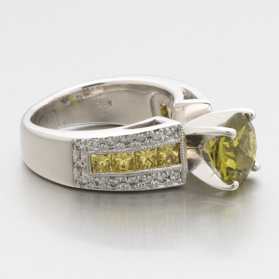 Ladies' Barkev's Gold, Peridot, Fancy Yellow Diamond and White Diamond Cocktail Ring - Image 6 of 8
