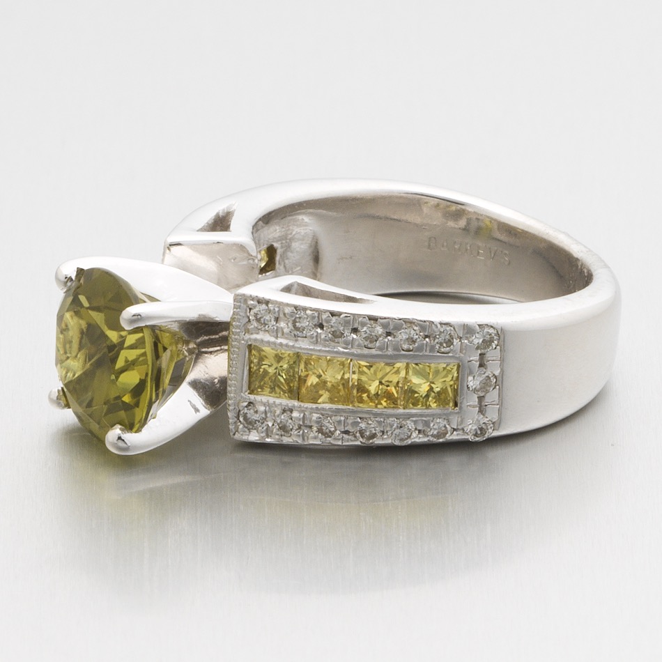 Ladies' Barkev's Gold, Peridot, Fancy Yellow Diamond and White Diamond Cocktail Ring - Image 3 of 8
