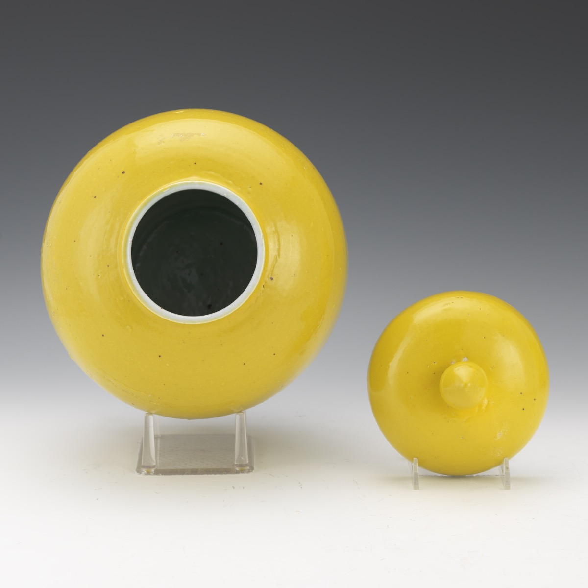 Pair of Yellow Lidded Jars, Qing Dynasty - Image 6 of 9