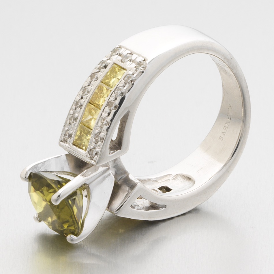 Ladies' Barkev's Gold, Peridot, Fancy Yellow Diamond and White Diamond Cocktail Ring - Image 8 of 8