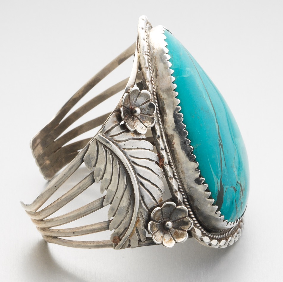 Navajo Sterling Silver and Turquoise Cuff Bracelet - Image 6 of 8