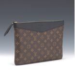 Louis Vuitton Black Leather and Monogram Daily Pouch