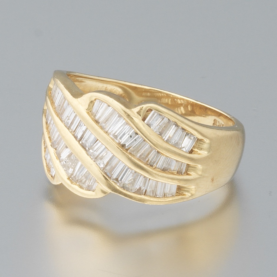 Ladies' Gold and Diamond Scroll Ring - Image 3 of 6
