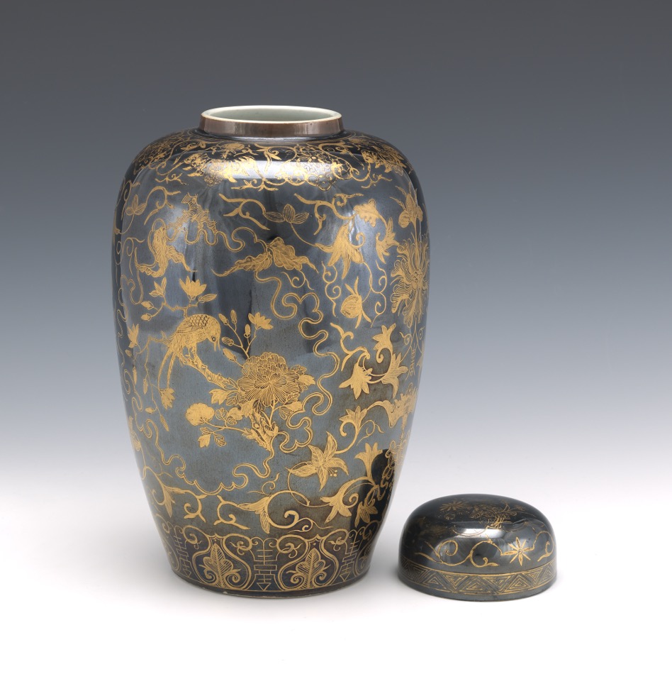 Chinese Porcelain Black Mirrored "Wu Jin" Glaze with Gilt Decoration Temple "Longevity" Vase - Image 2 of 7
