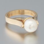 Ladies' Gold and Pearl Ring